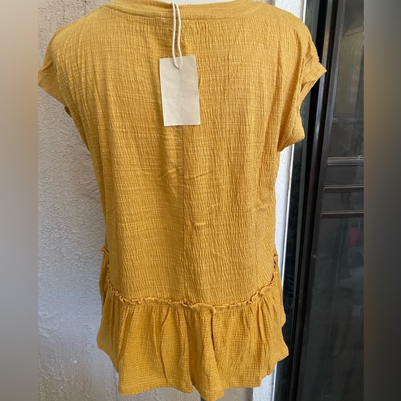 Gold Casual Top - Picture 4 of 4